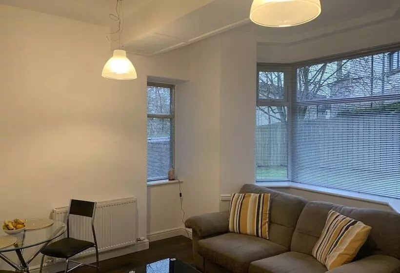 Aberdeen Serviced Apartments   The Lodge