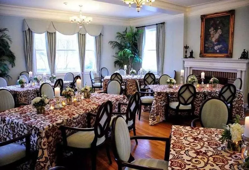 Bed & Breakfast The King S Daughters Inn