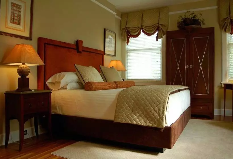 Bed & Breakfast The King S Daughters Inn