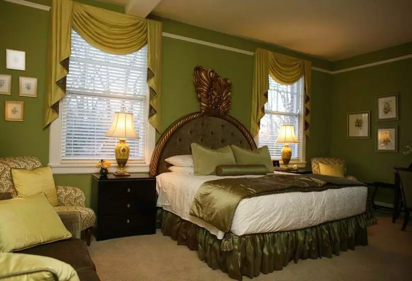 Bed & Breakfast The King S Daughters Inn