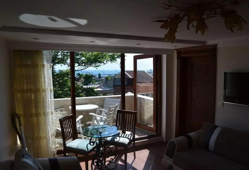 Blue Istanbul Suites