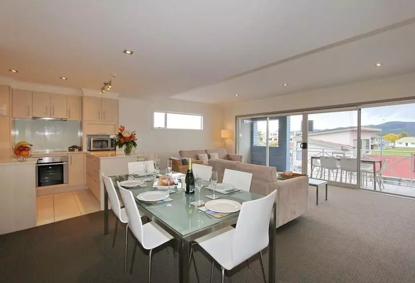 Crow S Nest Apartments