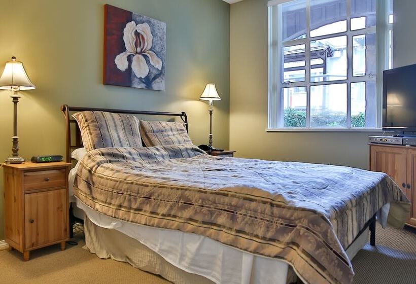 Glacier Lodge Boutique