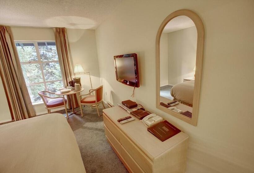 Glacier Lodge Boutique