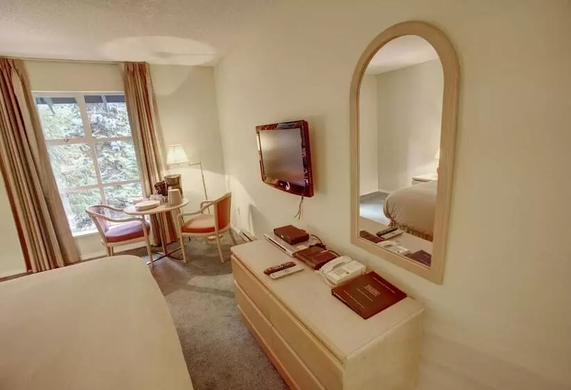 Glacier Lodge Boutique