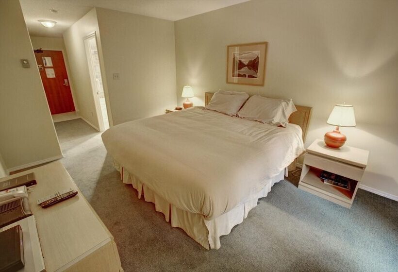 Glacier Lodge Boutique