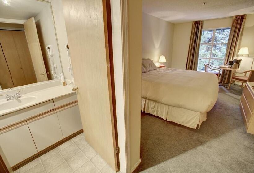 Glacier Lodge Boutique