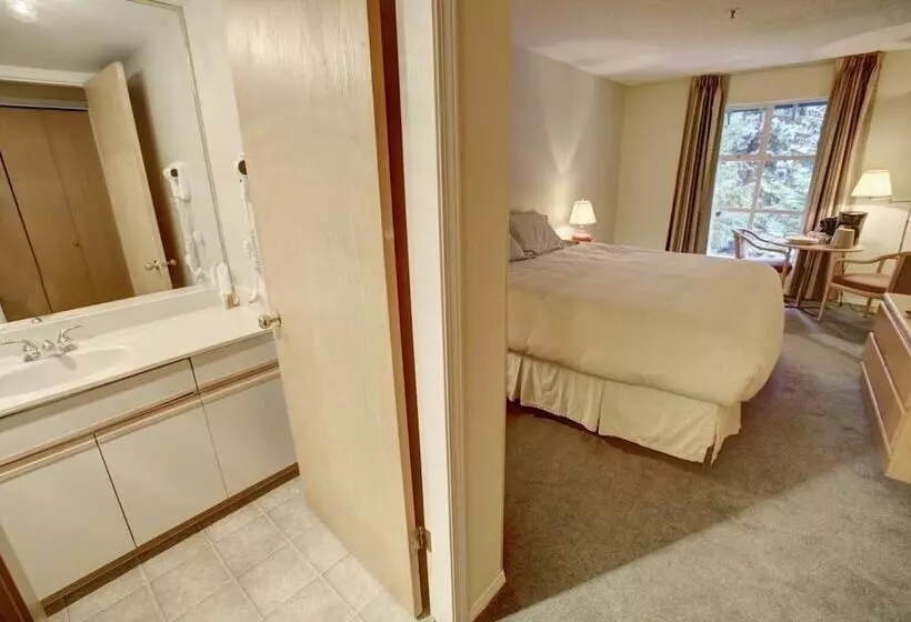 Glacier Lodge Boutique