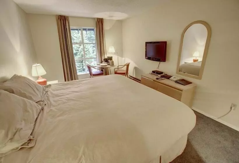 Glacier Lodge Boutique