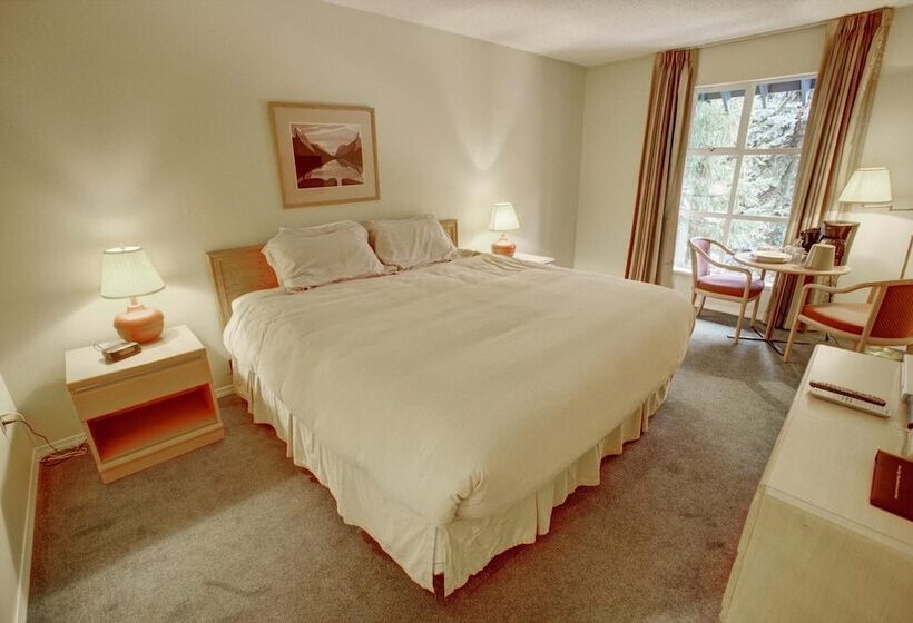 Glacier Lodge Boutique