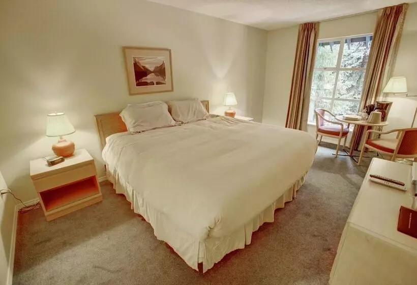 Glacier Lodge Boutique