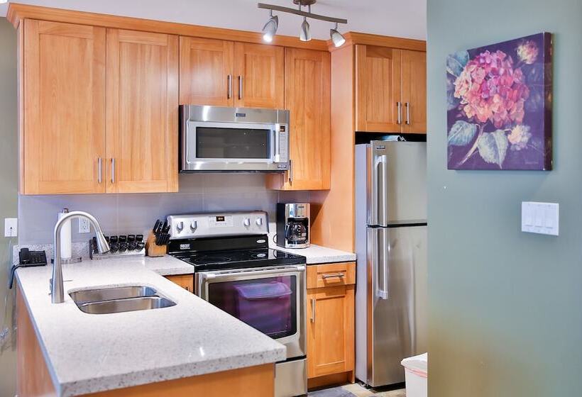 Glacier Lodge Boutique