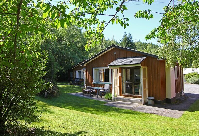 בית מלון כפרי Alpine Adventure Holiday Park