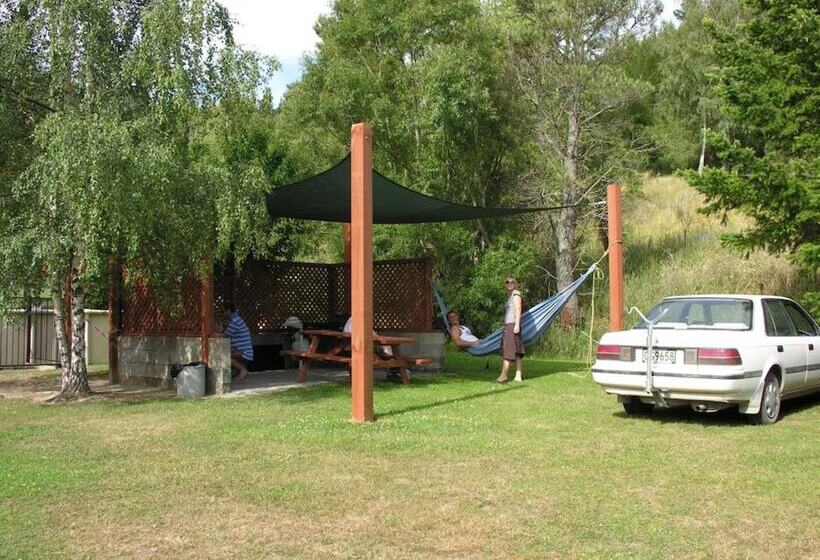 בית מלון כפרי Alpine Adventure Holiday Park