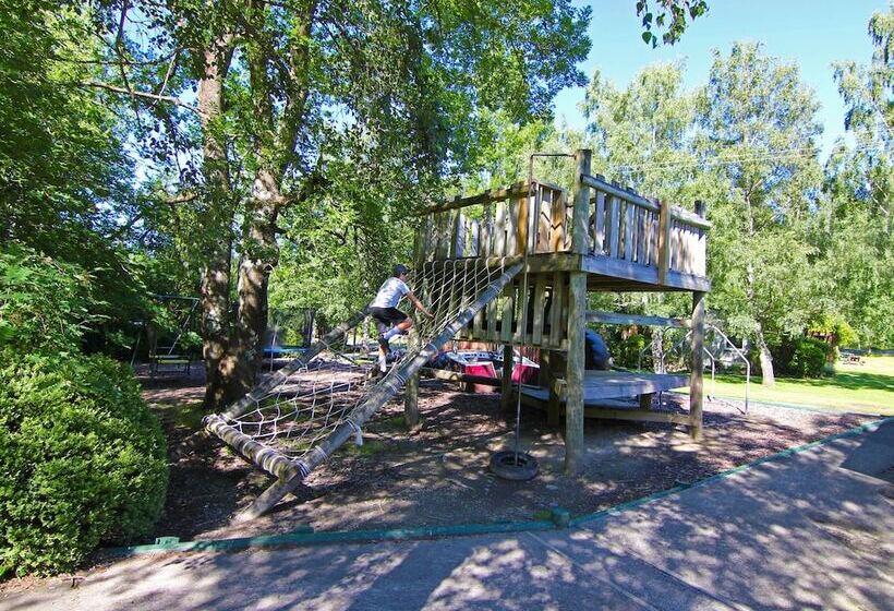 בית מלון כפרי Alpine Adventure Holiday Park