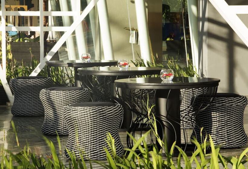 酒店 Aston Bellevue Radio Dalam