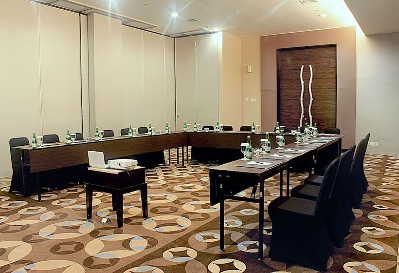 酒店 Aston Bellevue Radio Dalam