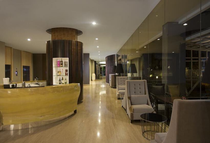 酒店 Aston Bellevue Radio Dalam