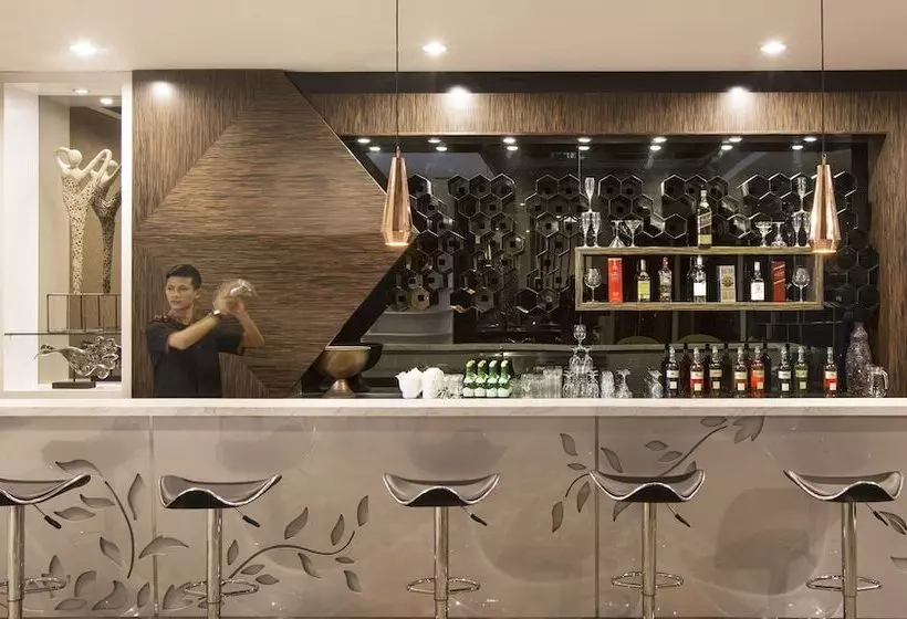 酒店 Aston Bellevue Radio Dalam