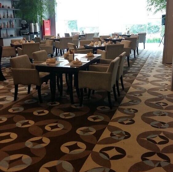 酒店 Aston Bellevue Radio Dalam