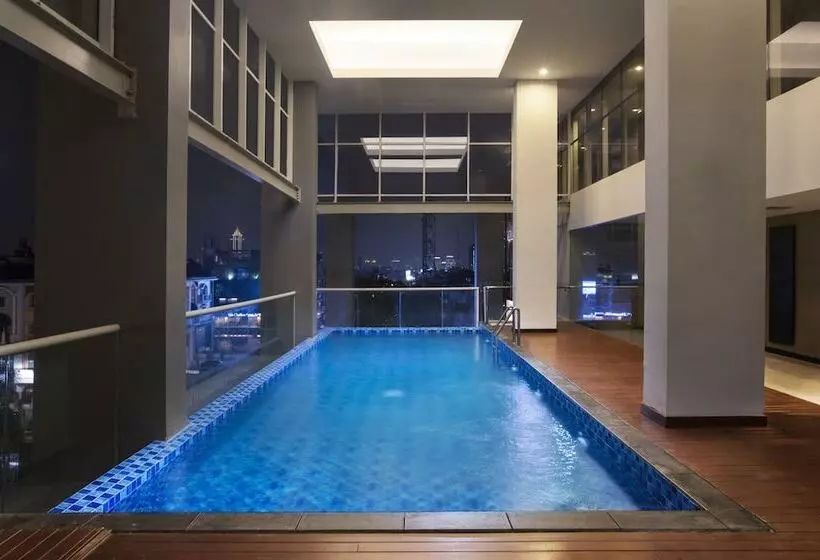 酒店 Aston Bellevue Radio Dalam