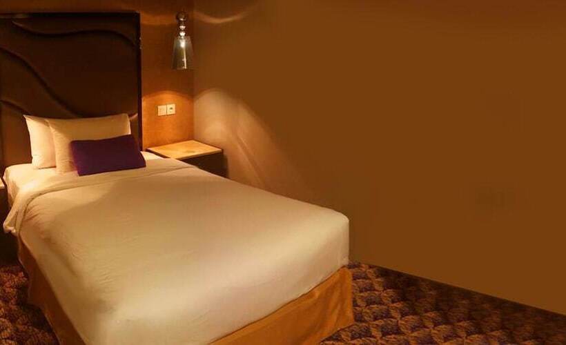 酒店 Aston Bellevue Radio Dalam