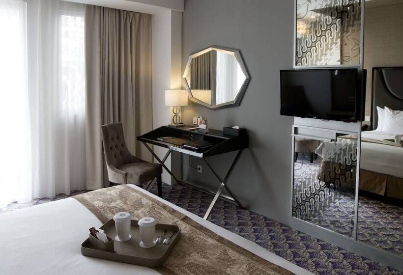 酒店 Aston Bellevue Radio Dalam