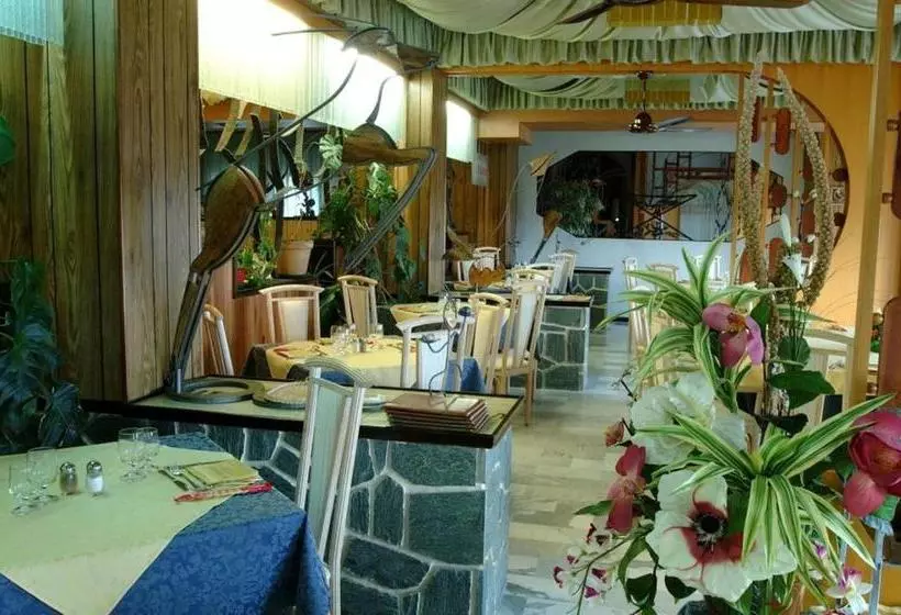 Отель Costellazioni