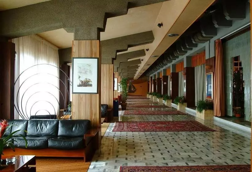 Отель Costellazioni