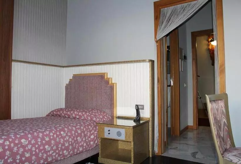 Отель Costellazioni