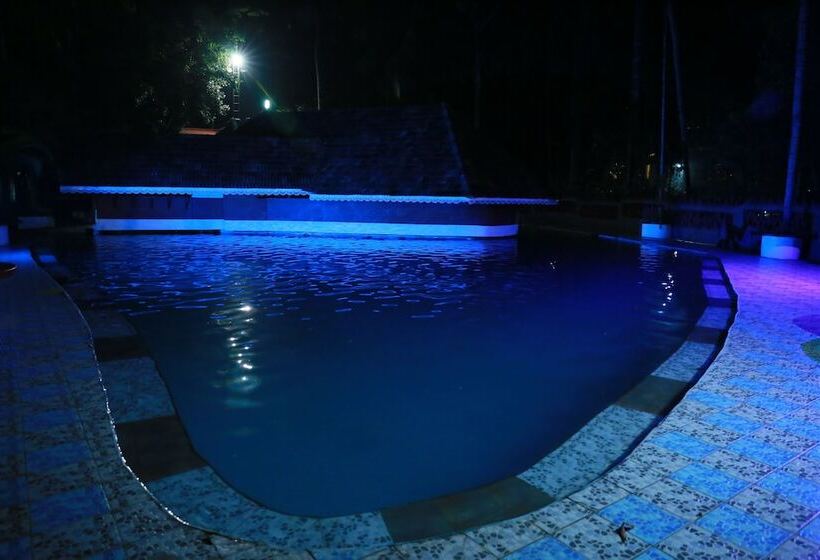 בית מלון כפרי Emarald Resort