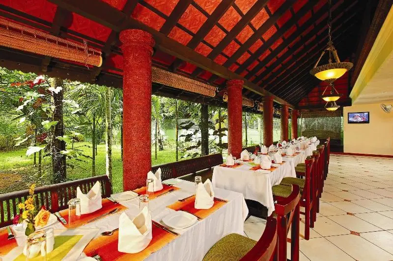 ホテル Emarald Resort