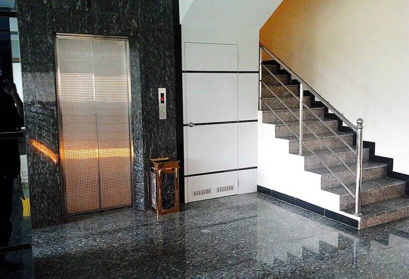 Отель Golden Gate