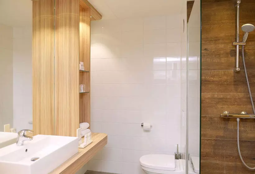 ホテル Golden Tulip Amsterdam Riverside