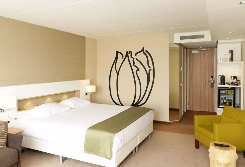 ホテル Golden Tulip Amsterdam Riverside