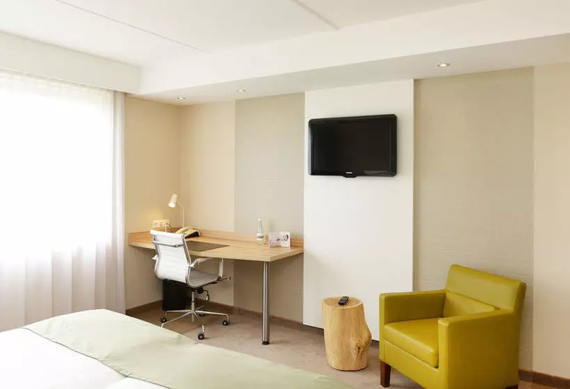 ホテル Golden Tulip Amsterdam Riverside