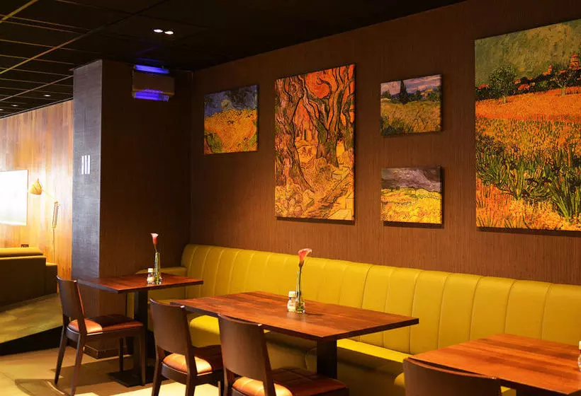 ホテル Golden Tulip Amsterdam Riverside