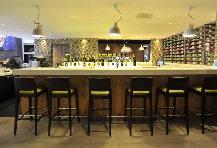 ホテル Golden Tulip Amsterdam Riverside