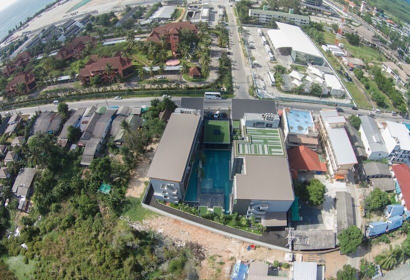 Maya Phuket Airport Hotel Naiyang Beach