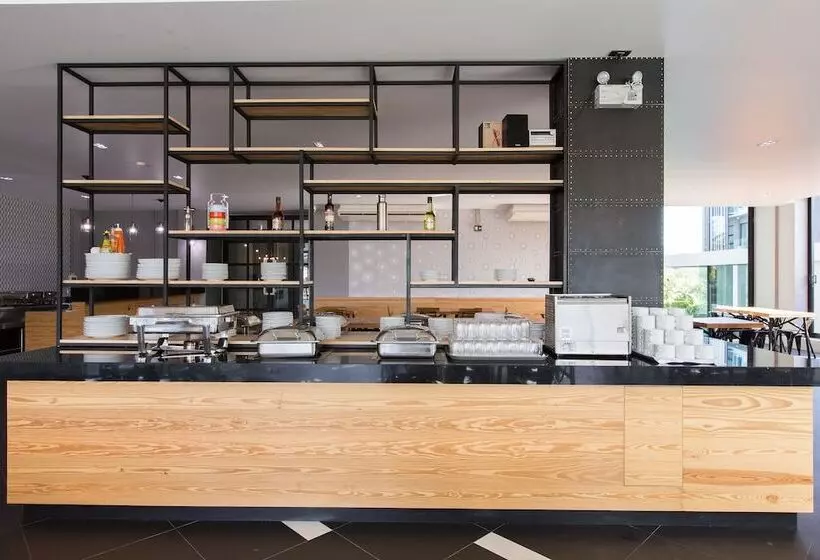 Maya Phuket Airport Hotel Naiyang Beach