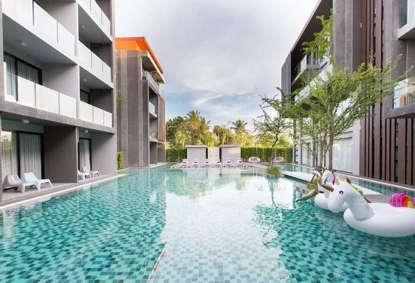 Maya Phuket Airport Hotel Naiyang Beach
