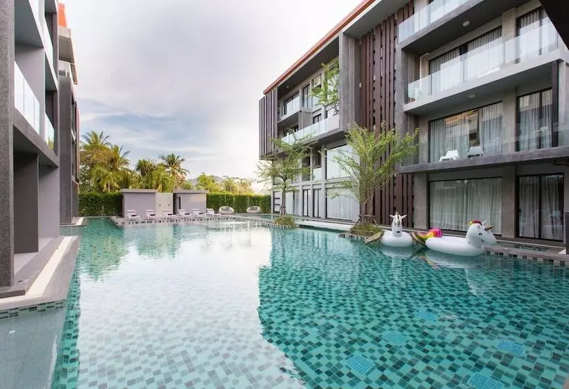 Maya Phuket Airport Hotel Naiyang Beach