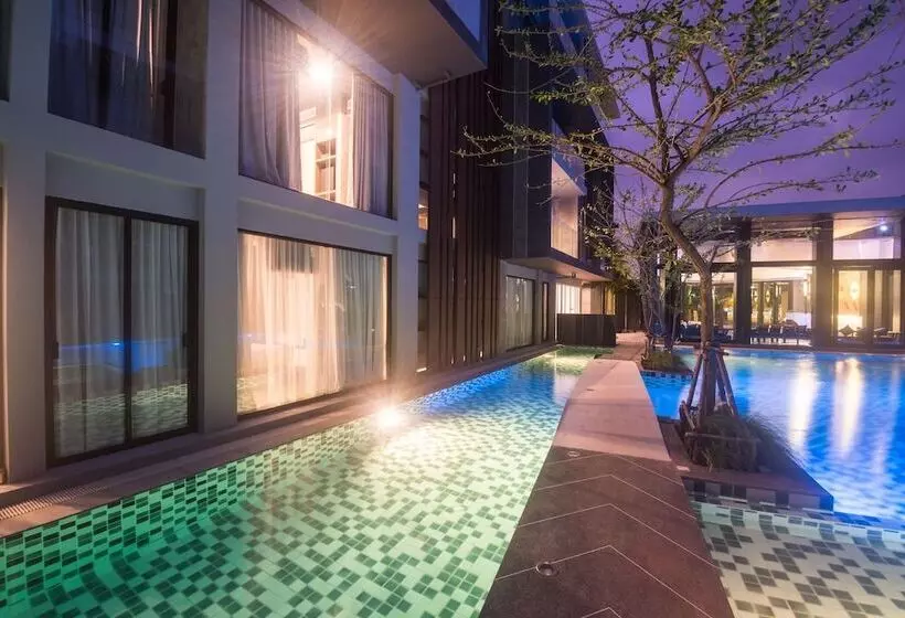 Maya Phuket Airport Hotel Naiyang Beach