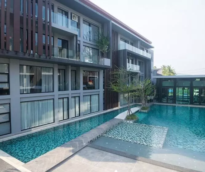 Maya Phuket Airport Hotel Naiyang Beach