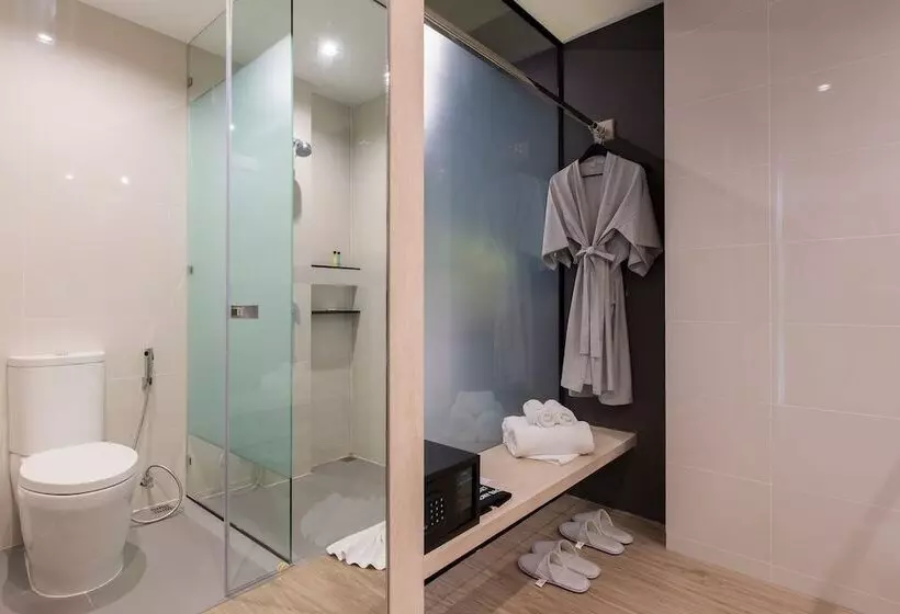 Maya Phuket Airport Hotel Naiyang Beach