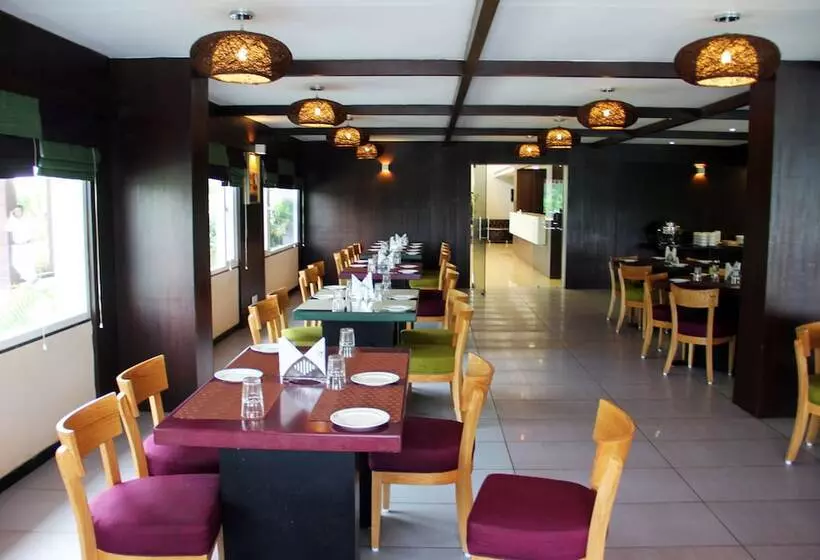 ホテル Vista Rooms At Nandan Kanan