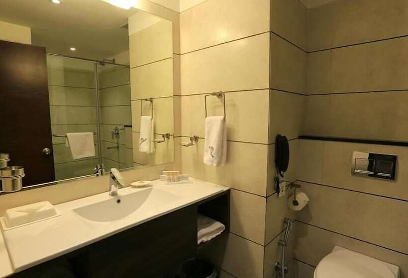 Отель Vista Rooms At Nandan Kanan