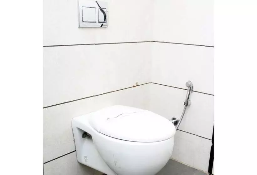 Отель Vista Rooms At Nandan Kanan