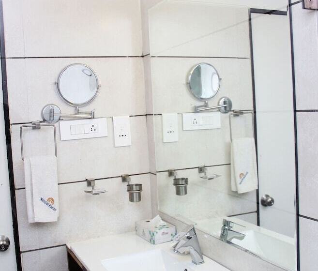 Отель Vista Rooms At Nandan Kanan