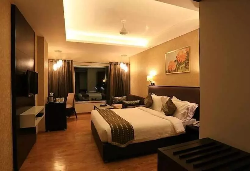 ホテル Vista Rooms At Nandan Kanan